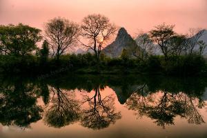 Sunset of Taohuajiang River
